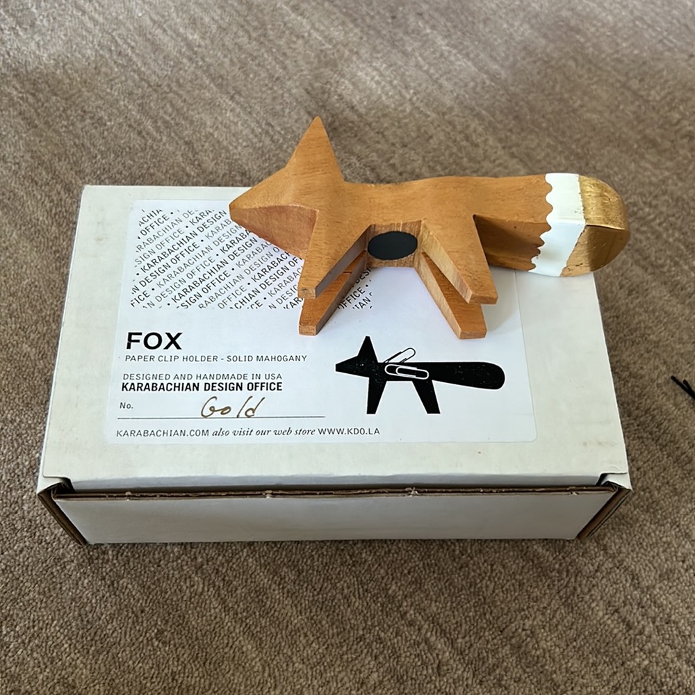Fox wood magnetic clip holder - Picture 2 of 2